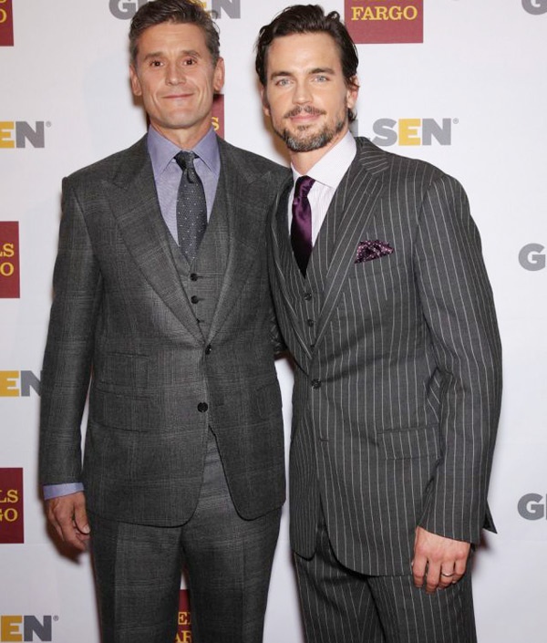 Tháng 2/2012, Matt Bomer (1977) - nam diễn viên đẹp trai của series phim truyền hình Cổ cồn trắng (White Collar) từng phát trên VTV6 đã thừa nhận mình là người đồng tính, công khai mối quan hệ với Simon Halls (1964) - người quản lý cho một số diễn viên ở Hollywood. 