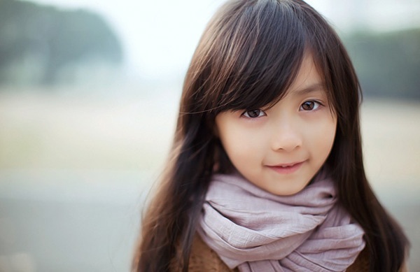 Cuối năm 2012, những hình ảnh vô cùng đáng yêu của cô bé An Kỳ Nhĩ với nickname Tiểu Loli được chia sẻ tràn ngập các trang mạng xã hội. 