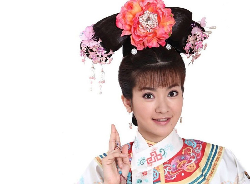 Nhung my nam my nu kem sac tren man anh Hoa ngu hinh anh