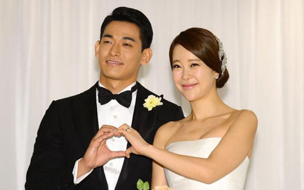 Baek Ji Young và Jung Suk Won kết hôn vào tháng 6 năm ngoái.