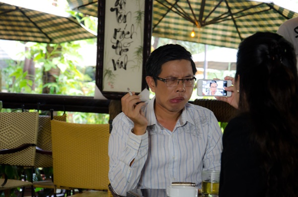 Hình ảnh Thái Hòa vai Sơn lúc về già.