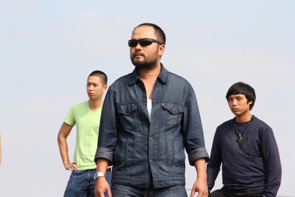 Sự đối đầu giữa 2 phe thiện ác, mang lại nhiều hấp dẫn và những nút thắt liên tục cho câu chuyện phim.