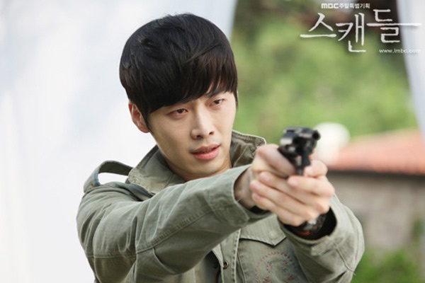 Kim Jae Won trở nên lạnh lùng, mạnh mẽ trong Sự thật nghiệt ngã.