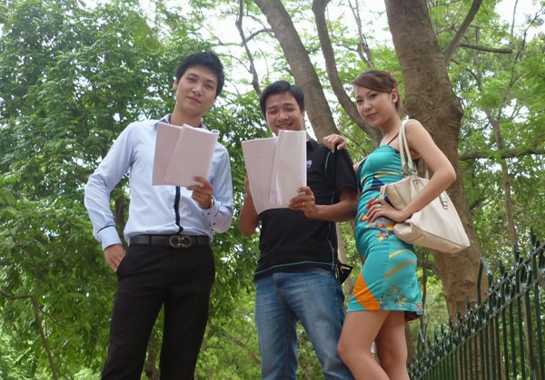 Bộ phim Nếu chỉ là giấc mơ có sự tham gia của các diễn viên NSƯT Phạm Cường, NSƯT Minh Hòa, NSƯT Ngọc Thoa, Hải Yến, Thu Huyền, Hà My, Ngọc Quỳnh... đang phát sóng trên VTV4 lúc 5h35, 13h10 và 22h15.