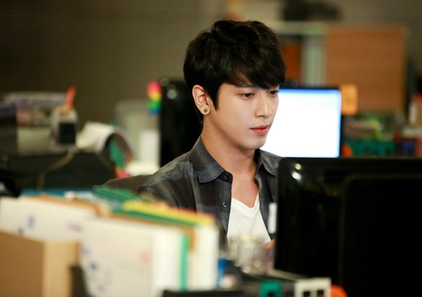 Hình ảnh khác của Jung Yong Hwa trong vai người thừa kế.