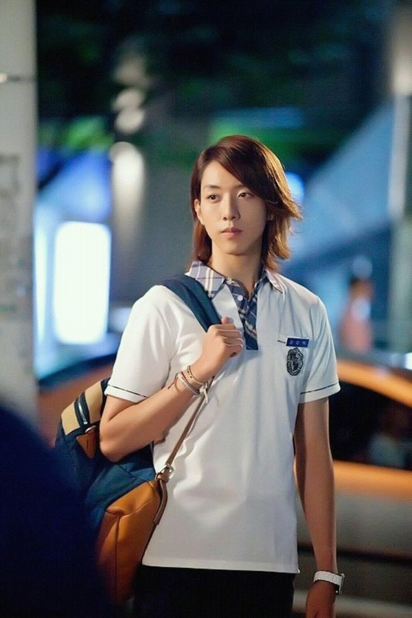 Lee Jung Shin chứng tỏ không hề thua kém các thành viên khác.