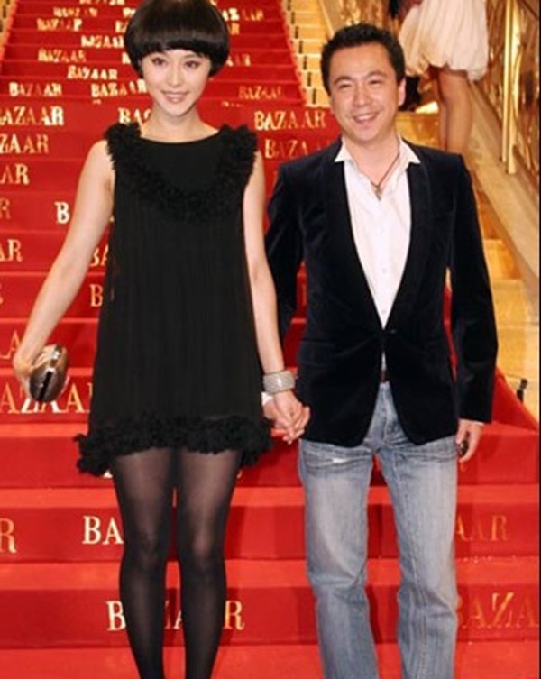 Sau khi ký hợp đồng với Tập đoàn giải trí Hoa Nghị Huynh Đệ, sự nghiệp của Phạm Băng Băng lên như diều gặp gió. Nhiều người cho rằng đó là nhờ sự giúp đỡ hết mình của ông chủ Vương Trung Lỗi, cho đến khi hết tình thì ngôi sao phim Hoàn Châu cách cách cũng dứt áo ra đi.