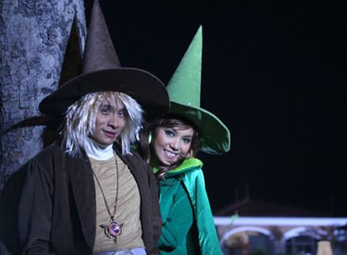 Ca khuc chu de phim Gia dinh phep thuat hinh anh