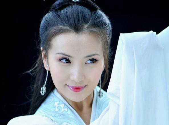 Nhung nang Dieu Thuyen xinh dep tren man anh Hoa ngu hinh anh