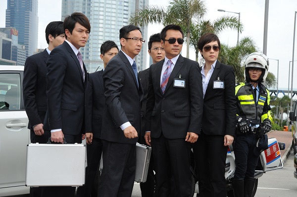 Có mặt nhiều ngôi sao TVB như Lê Diệu Tường, Trương Khả Di, Từ Tử San, Ngô Trác Hy, Hồ Định Hân, Tiêu Chính Nam, Trần Nhân Mỹ… phim phát sóng lúc 21h thứ hai đến thứ bảy hằng tuần trên HTV2 từ 9/6.