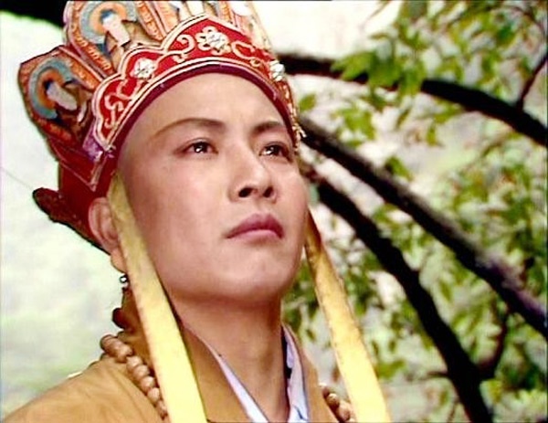 Uông Việt là người đầu tiên đảm nhận vai Đường Tăng trong phim truyền hình, được nữ đạo diễn Dương Khiết nhận xét 