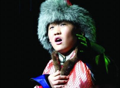 MV ca khuc Mother in the dream do Ba Dac Nhi trinh bay hinh anh