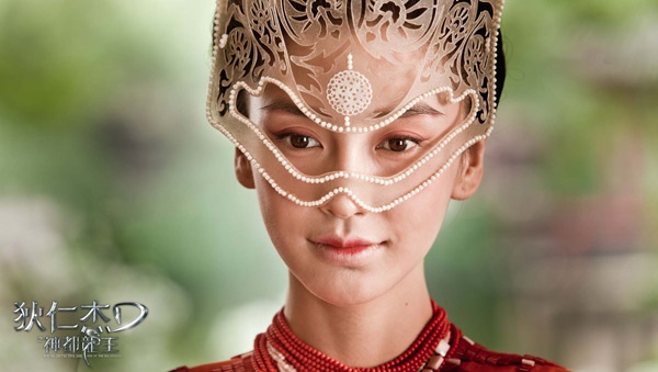 Mặc dù dính nghi án dao kéo nhưng trên màn ảnh, không ai có thể cưỡng lại vẻ đẹp rực rỡ của Dương Dĩnh (Angela Baby). Cô người yêu sinh năm 1989 của Huỳnh Hiểu Minh hiện đang là gương mặt nữ sáng giá, được nhiều đạo diễn điện ảnh mời cộng tác. 