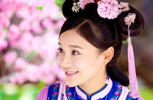 Sự xuất hiện tràn ngập của Viên San San đã gây tranh cãi nhưng không thể phủ nhận, hầu hết những bộ phim có mặt cô đều ăn khách như: Cung tỏa châu liêm, Mỹ nhân vô lệ, Tân Tiếu ngạo giang hồ, Cung tỏa Liên Thành… Nữ diễn viên sinh năm 1987 này ngày càng mạnh mẽ khi xung quanh cô có rất nhiều anti-fan.