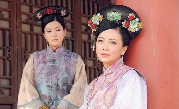 Cẩu Vân Tuệ đóng vai người hầu của Đặng Tụy Vân trong phim Thâm cung nội chiến 2.