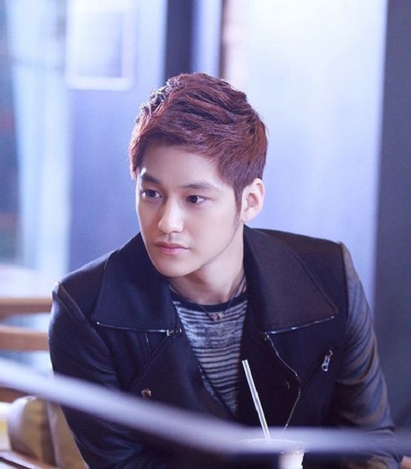 Cũng từ bộ phim này, tên tuổi của Kim Bum lên như diều gặp gió và là hình mẫu “mỹ nam lạnh lùng” được nhiều fan nữ yêu thích.