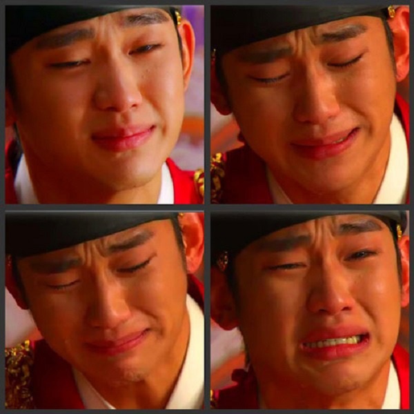 Vai diễn mà Kim Soo Hyun hóa thân không chỉ lấy nhiều nước mắt của khán giả mà còn lấy đi không ít nước mắt của anh. Cảnh khóc vỡ òa khi phát hiện người con gái mà anh yêu tha thiết vẫn còn sống, mộc và thật đến nỗi khiến người xem đau cùng nỗi đau của nhân vật và trở thành cảnh bi kinh điển nhất của phim.
