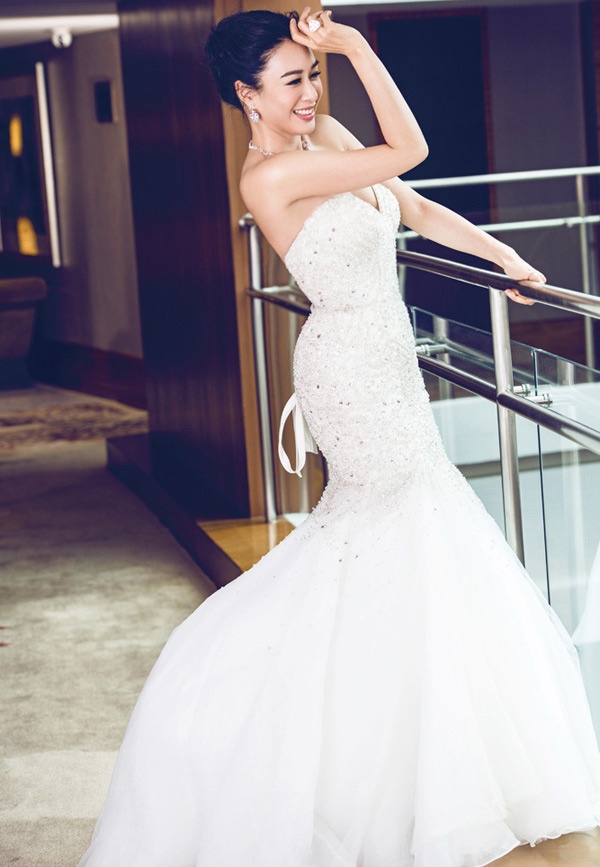 Đã bước sang tuổi 44 nhưng Chung Lệ Đề vẫn giữ được dáng vóc đẹp với 3 vòng cân đối, vô cùng gợi cảm. Cô cho biết: 