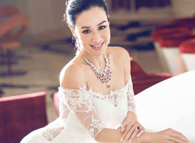 My nhan goc Viet goi cam o tuoi 44 hinh anh