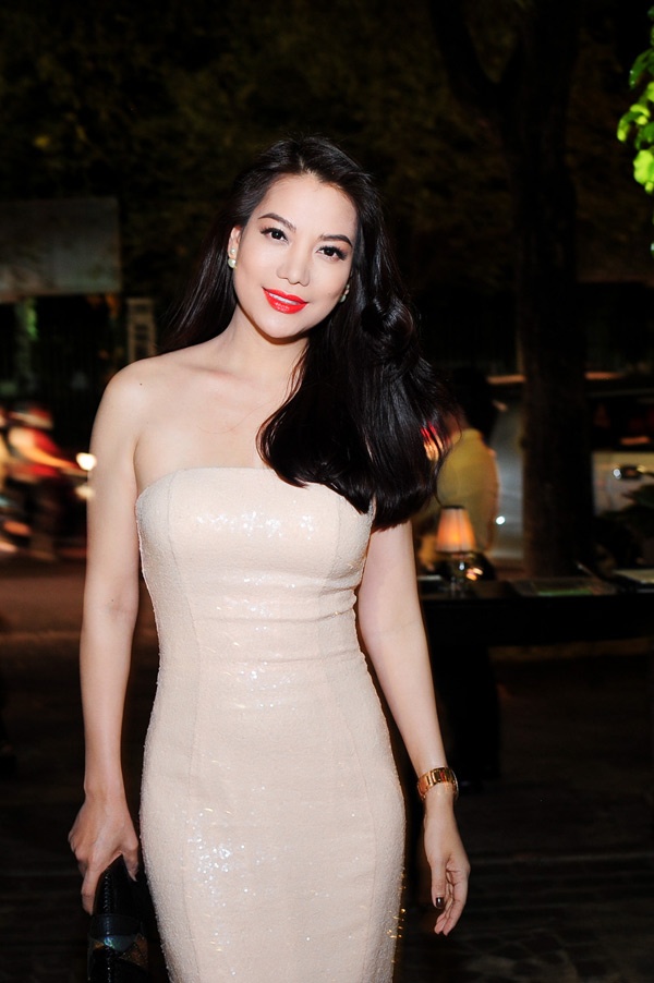 Sau cú sốc hôn nhân, có vẻ như Trương Ngọc Ánh đã lấy lại thăng bằng, trẻ trung, vui vẻ hơn khi xuất hiện.
