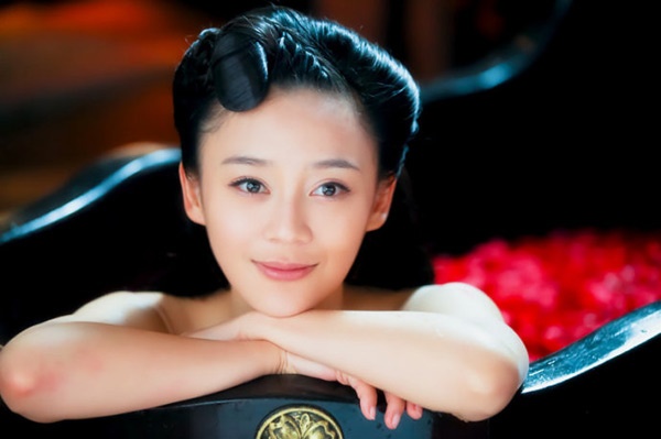 Viên San San trong phim Cung tỏa Liên Thành.