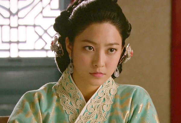 Faith là bộ phim cổ trang đầu tiên của Park Se Young.