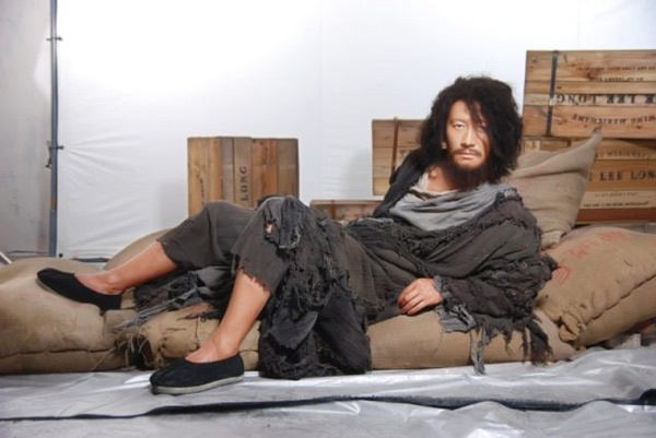 Lê Minh trong phim Vệ sĩ và sát thủ.