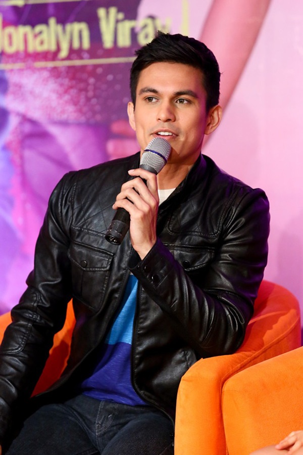 Tom Rodriguez giao lưu với khán giả Việt Nam. Ảnh: Thành Luân.