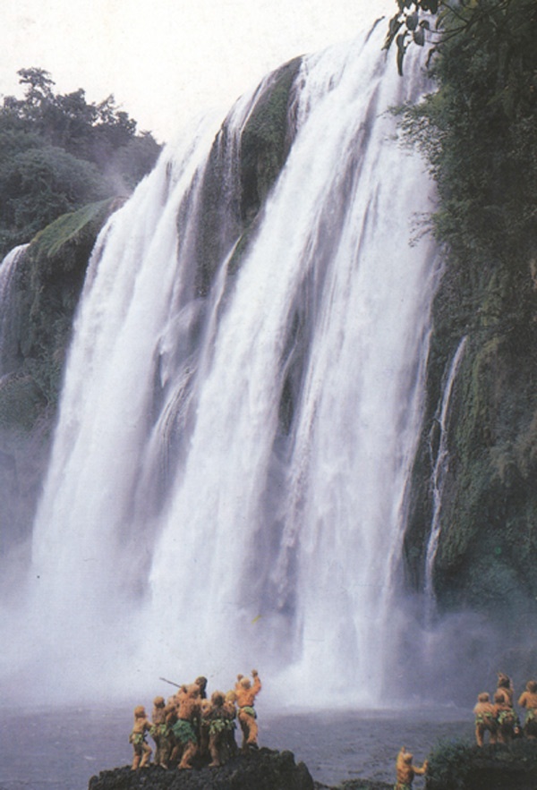 Mặc dù đã 30 năm nhưng ký ức của ông vẫn ngập tràn những hình ảnh ngày xưa. Hoàng Quả Thụ là thác nước lớn nhất châu Á, ngày xưa còn nguyên sơ nên việc quay phim rất vất vả. Nếu không có sự giúp đỡ của đồng bào địa phương thì bộ phim Tây du ký không thể xuất hiện những cảnh quay khiến ai xem cũng phải trầm trồ.