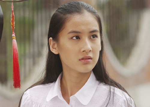 Vì do Châu Tinh Trì phát hiện và lăng xê nên Huỳnh Thánh Y rất được 