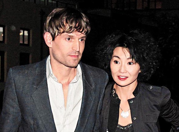 Nhung my nhan Hoa ngu 'dai trai' hinh anh