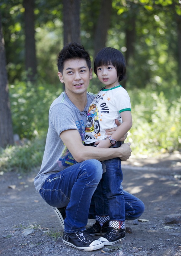 Cùng con trai Kimi trong chương trình Bố ơi mình đi đâu thế?