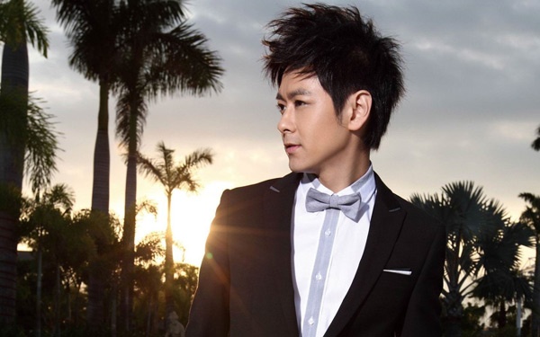 Lâm Chí Dĩnh trẻ hơn hẳn so với tuổi 40.