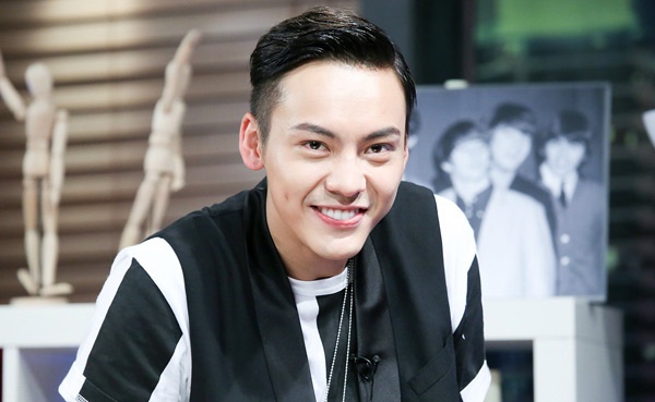 Trần Vĩ Đình từng là một ca sĩ trẻ đầy triển vọng của làng nhạc xứ cảng thơm.