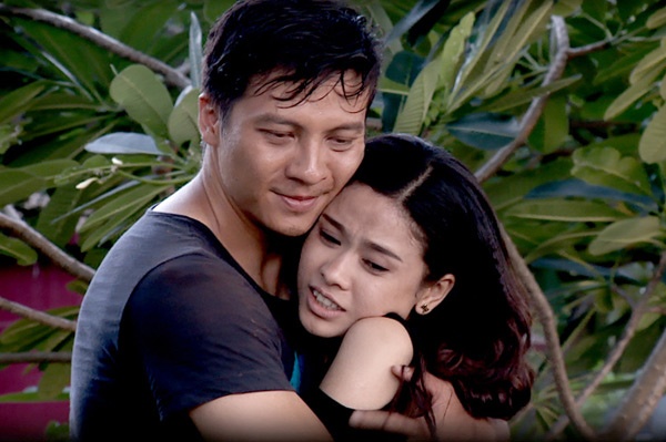 Truong Quynh Anh dong vai hoa hau bi tuoc ngoi hinh anh