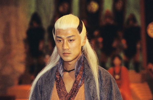 Lại Dược Nhi trong phim Bố Y thần tướng (2007). Đây là vai vừa chính vừa tà, khán giả đánh giá Lâm Phong cao hơn cả Lâm Văn Long - diễn viên đảm nhận vai Bố Y.