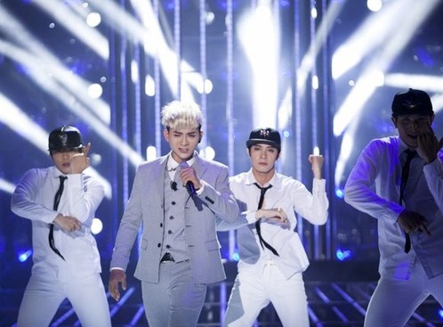 Khi truyen hinh thuc te 'tung hoa' ca si tre hinh anh