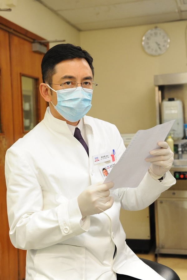 Ngô Khải Hoa khiến khán giả nhớ đến vai bác sĩ Trình Chi Mỹ trong phim Bàn tay nhân ái.