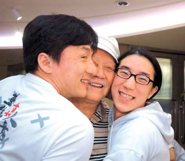 3 thế hệ gia đình Thành Long.