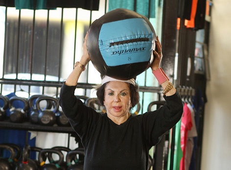 Sylvester Stallone van chua 'gan' bang me gia 92 tuoi hinh anh