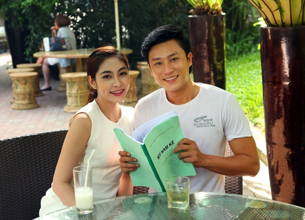 Và ca sĩ - diễn viên Đông Dương.