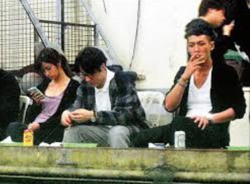 Hình ảnh ăn chơi của Phùng Tổ Danh và Kha Chấn Đông.