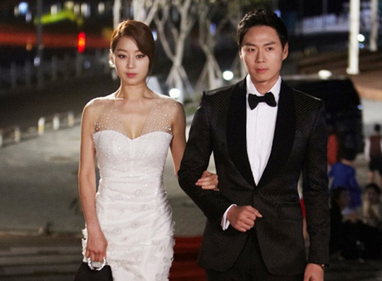 Han Ji Hye lao vao hop dong lam vo quy toc hinh anh