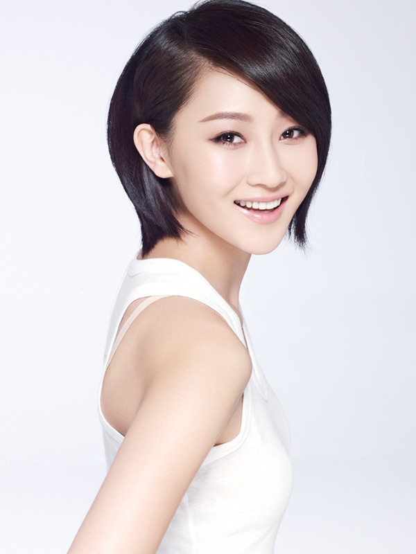 Tháng 3/2010, dư luận xôn xao khi xuất hiện một tấm ảnh chụp tại bữa tiệc ở nhà Thành Long. Ngoài Phạm Băng Băng, Châu Tấn và Dung Tổ Nhi còn có mặt nữ diễn viên Trung Quốc Lâm Bằng. Cô được xếp đứng gần Lâm Phụng Kiều - vợ Thành Long, 2 người cười rất tươi. Được biết, khi vẫn đang còn học tại Học viện hí kịch trung ương Trung Quốc, Phòng Tổ Danh đã quen Lâm Bằng, thường mua hoa đến xem cô biểu diễn. Chính vì mối quan hệ này mà Lâm Bằng được Thành Long ưu ái, xuất hiện trong các phim của siêu sao này như Tiểu binh đại tướng và Cách mạng Tân Hợi.