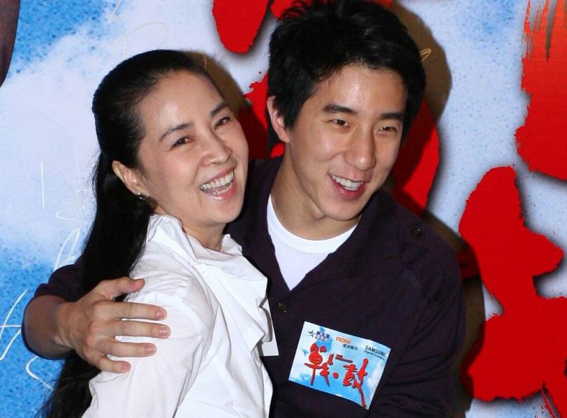 Chuyen it biet ve nguoi vo dau kho cua Thanh Long hinh anh