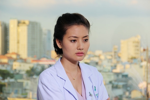 Ngọc Lan vai bác sĩ Lan.