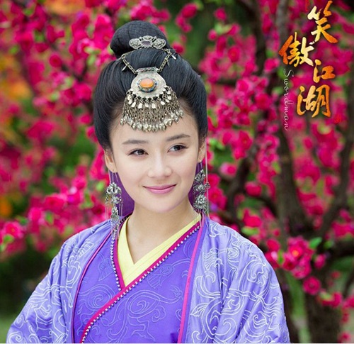 Hình ảnh Nhậm Doanh Doanh của cô trong phim Tân Tiếu ngạo giang hồ từng bị ném đá.