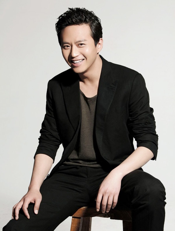 Báo chí Trung Quốc luôn ca ngợi nữ diễn viên Tôn Lệ - nàng Chân Hoàn trong phim Hậu cung Chân Hoàn truyện là người vợ vượng phu, vì sau khi kết hôn với cô, nam diễn viên Đặng Siêu lên như diều gặp gió, sức hút phòng vé tăng vùn vụt. Những tác phẩm anh đảm nhận vai chính sau năm 2010 đều rủng rỉnh tiền, như Họa bích (2011) với 180 triệu nhân dân tệ, Tứ đại danh bổ (2012) với trên 200 triệu nhân dân tệ, Giấc mơ Mỹ ở Trung Quốc (2013) với 537 triệu nhân dân tệ và mới gần đây, tác phẩm đầu tay do Đặng Siêu vừa đạo vừa diễn mang tên Đại sư chia tay đạt doanh thu gần 700 triệu nhân dân tệ sau 31 ngày công chiếu.