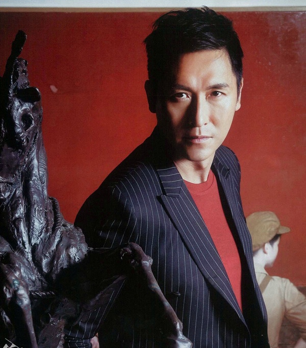 Xuất thân là cảnh sát, sau đó chuyển sang làm người mẫu, rồi cuối cùng mới dừng lại trên phim trường, Mã Đức Chung đã mất một thời gian dài để đi đường vòng. Mặc dù hiện nay được đánh giá là ngôi sao của màn ảnh nhỏ Hong Kong, song vì sở hữu ánh nhìn như xuyên thấu tâm can người khác nên ngày xưa anh luôn bị giao vai phản diện. Sau khi được TVB lăng xê, Mã Đức Chung đã biết cách tiết chế đôi mắt để phù hợp với nhân vật mình thể hiện.