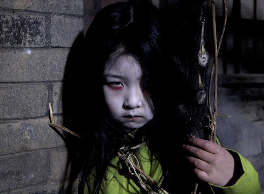 'Ngoi lang tu khi' - dien mao moi cua phim kinh di Hoa ngu hinh anh